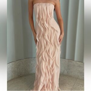 Vera Wang Strapless ruffle